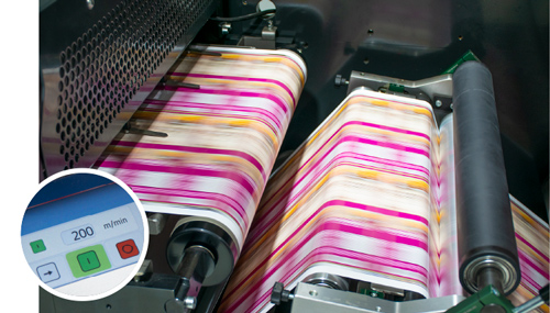 La prensa flexo EFA 530 de MPS ofrece una velocidad de impresión de 200 m/min.